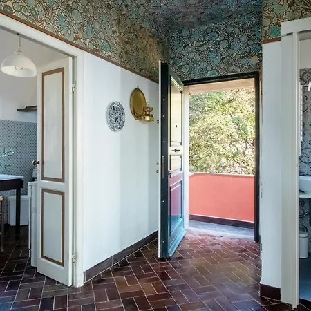 Olga Sea View Apartment *