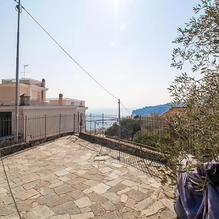 Olga Sea View Apartment *