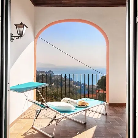 Olga Sea View Apartment *